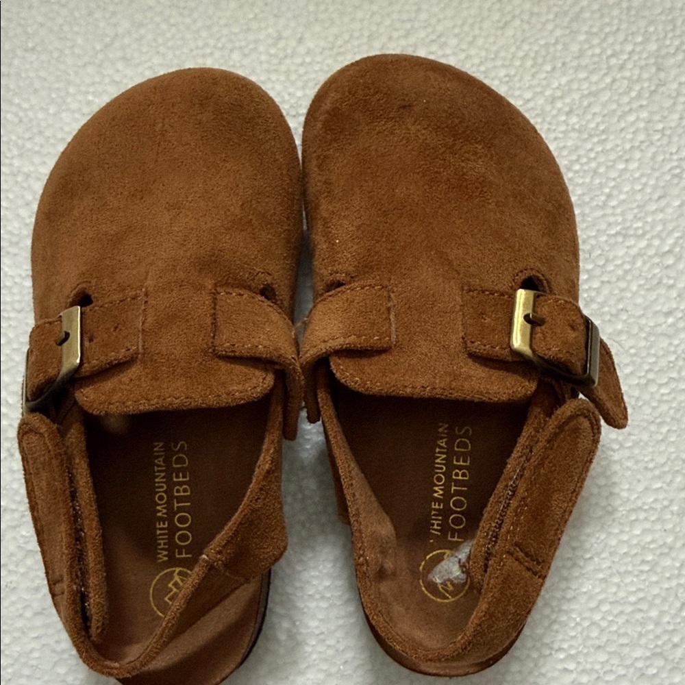 White Mountain Kids Tan Suede Slippers